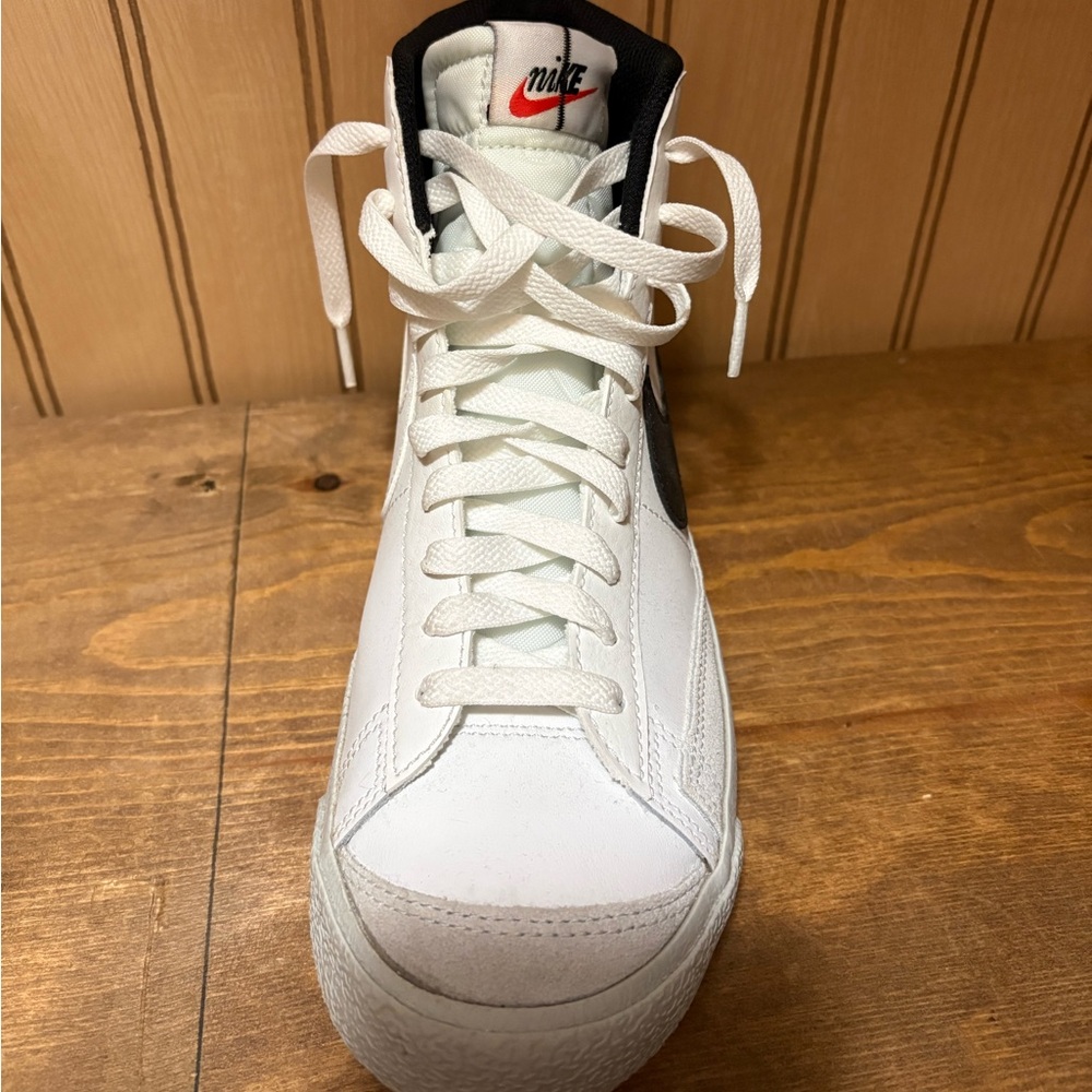 Nike Blazers/ White and Black High-Top